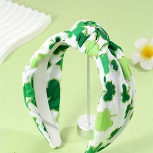 NWT 1 Pc Lucky Clover Green Hair Band Boho- OS Green/White